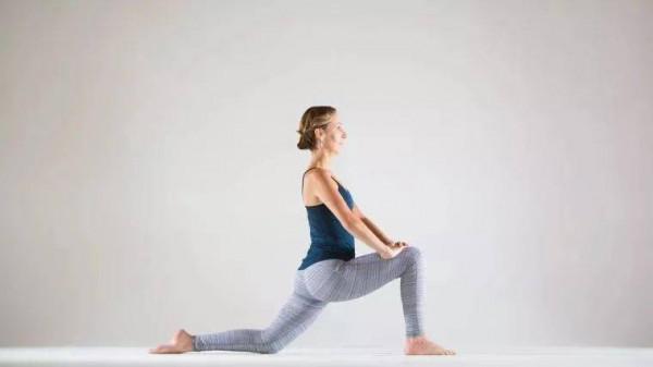 烏克蘭“最美瑜伽老師”達吉雅娜，教你練瑜伽，保養女性健康