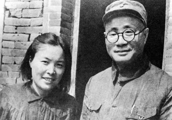 十大元帥的夫人建國後擔任什麼職務，都是什麼級別？