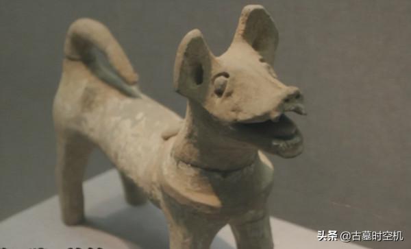 三國古墓出土“無瑕白玉杯”，千年掩埋無損分毫，專家：美到極致