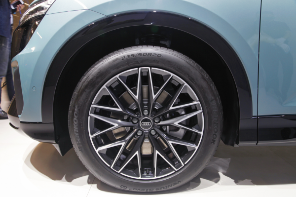 上汽奧迪Q5 e-tron亮相廣州車展，豪華純電SUV開啟預訂