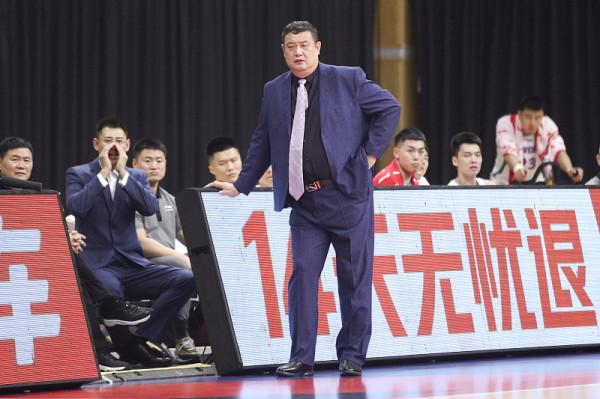 山東險勝難掩一人低迷!冠軍後衛慘遭棄用,新帥狠用主力遭質疑 山東險勝難掩一人低迷!冠軍後衛慘遭棄用,新帥狠用主力遭質疑