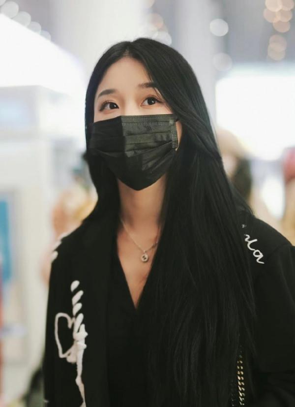 樂華新女團即將迎來出道首秀，機場圖片活力滿滿，金子涵消瘦了