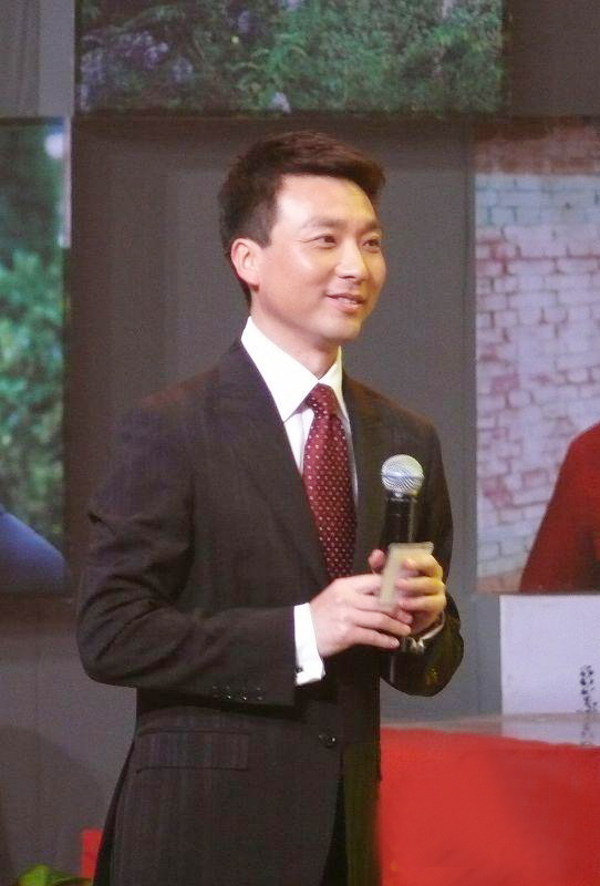 《新聞聯播》主播康輝:母親帶著遺憾離世,他和妻子含淚彌補 《新聞聯播》主播康輝:母親帶著遺憾離世,他和妻子含淚彌補