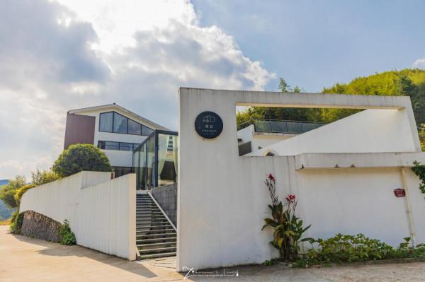 莫干山顏值超高的獨棟民宿，由一家農舍改建而成，度假拍照好地方