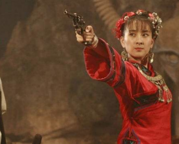 女土匪頭子被逮捕,毛主席將她無罪釋放,她在7年後當選政協委員 女土匪頭子被逮捕,毛主席將她無罪釋放,她在7年後當選政協委員