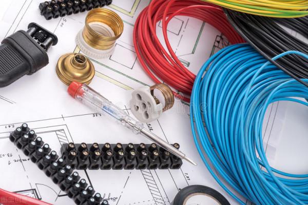 在農村自建房中，電線到底是走明線好還是走暗線好？