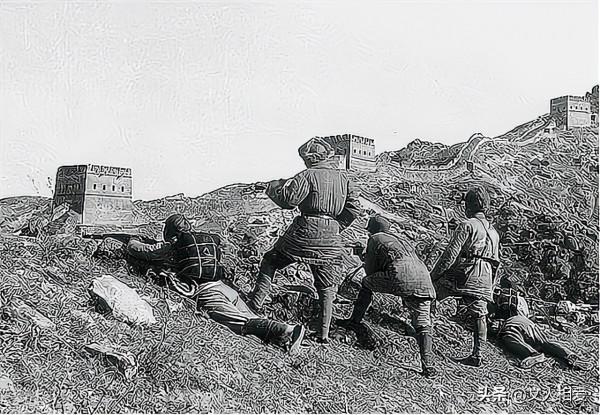 丁盛隻身營救被敵人包圍的二百人,連長感激地說,丁大膽名不虛傳 丁盛隻身營救被敵人包圍的二百人,連長感激地說,丁大膽名不虛傳