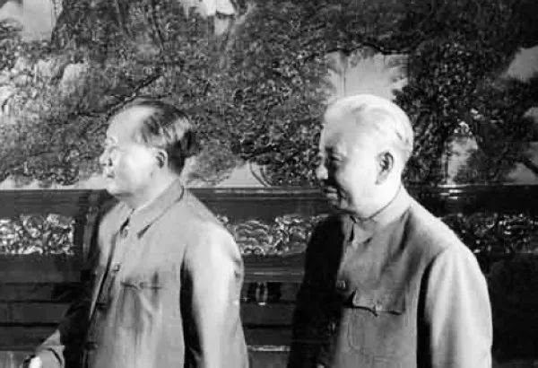 1942年劉少奇收到一封絕密電報，致使解放戰爭勝利，發生了什麼？