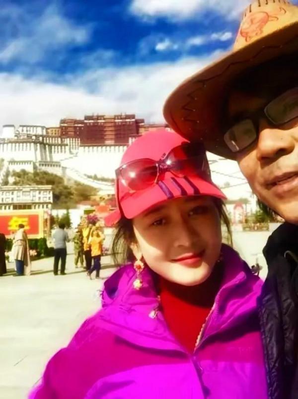 從毛阿敏身價百億60歲老公突然逝去看人間煙火最值得珍惜