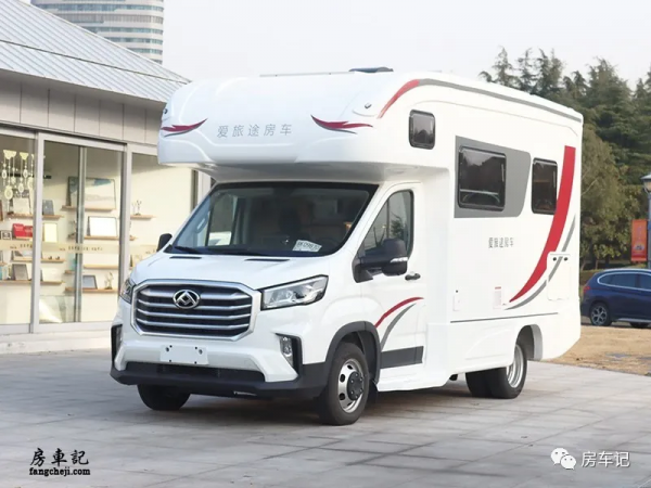 全新旅居車上市！愛旅途2022款大通V90C型房車，看點十足