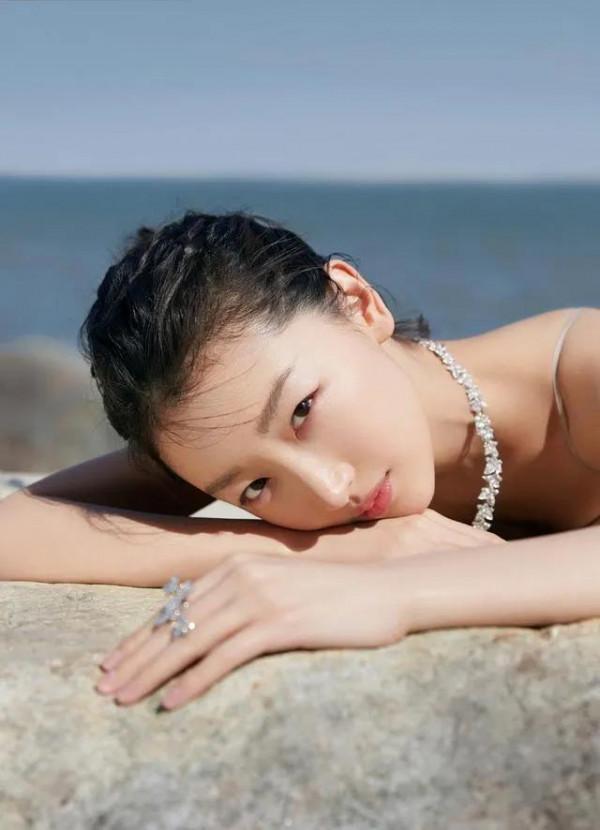 最年輕的影后河北美女周冬雨:嬌小靈動活潑可愛(第10張最可愛) 最年輕的影后河北美女周冬雨:嬌小靈動活潑可愛(第10張最可愛)