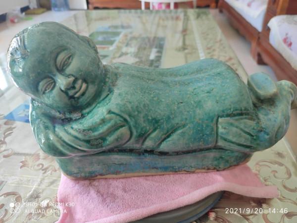 金代定窯綠釉孩兒枕頭(公元1250年左右作品)國寶一級 金代定窯綠釉孩兒枕頭(公元1250年左右作品)國寶一級