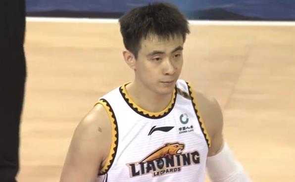 吃到技術犯規，趙繼偉心平氣和找技術臺理論，沒有效仿翟曉川