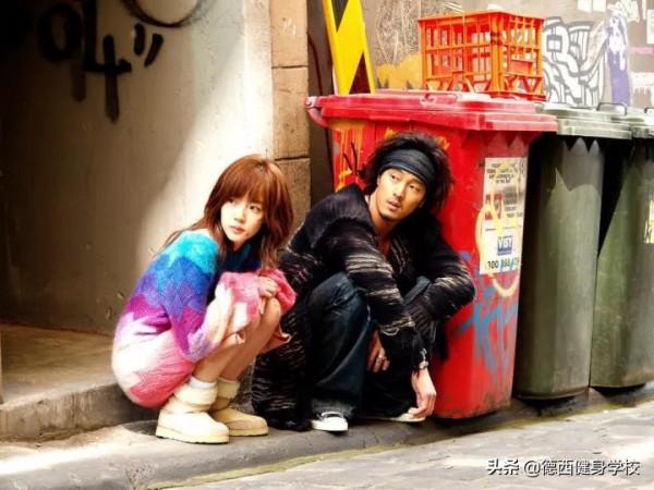 生活中常見的5個動作，傷腰、傷膝、毀體態，趕快改掉