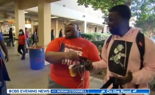 美國學校打架頻發,爸爸們坐不住了:學校管不了我們管!​​​ 美國學校打架頻發,爸爸們坐不住了:學校管不了我們管!​​​