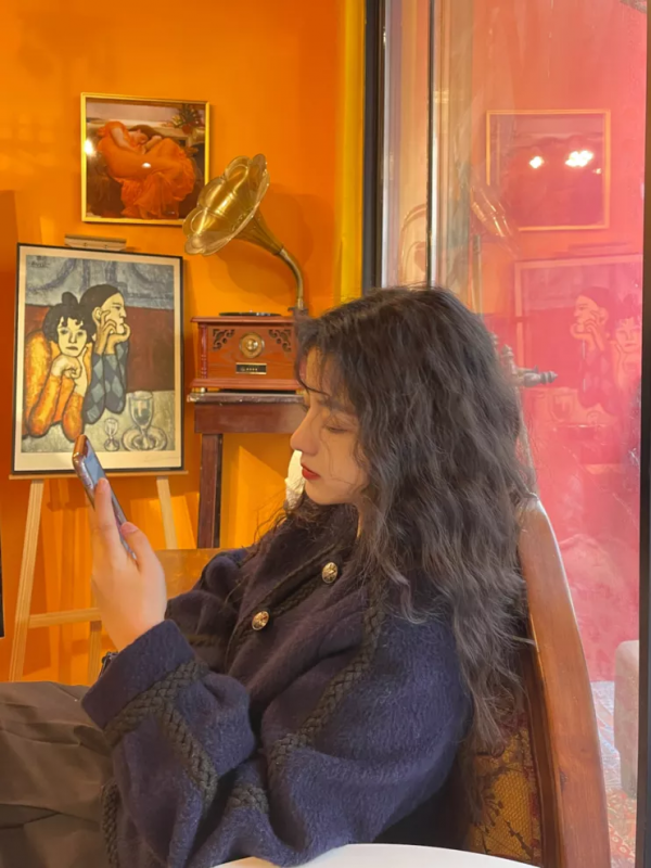 別再亂披頭髮了！這3款新年髮型才夠美夠撩人