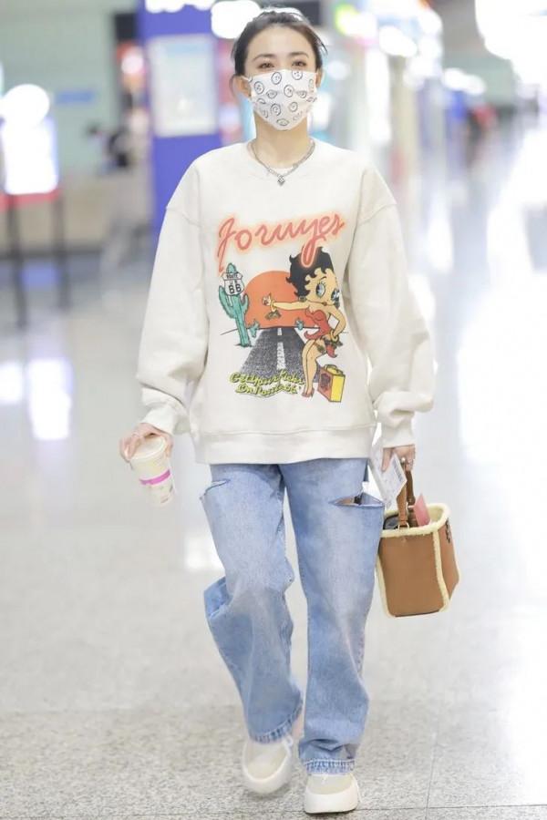 初雪,穿得像徐璐這麼可愛會得到愛情麼? 初雪,穿得像徐璐這麼可愛會得到愛情麼?