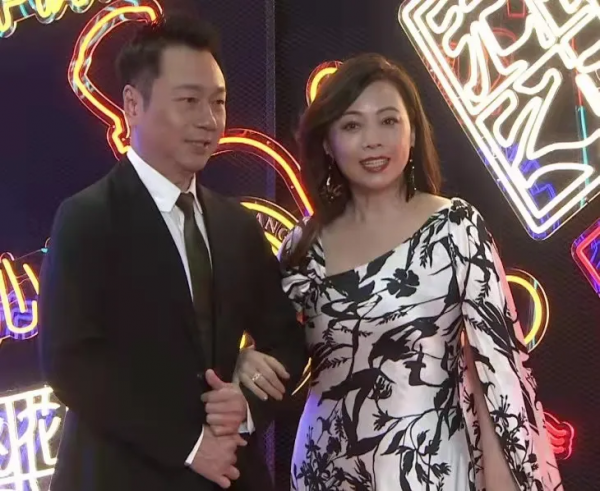 國劇盛典紅毯圖：宋祖兒不敵毛曉彤，蔡文靜髮型被吐槽，孫怡絕了