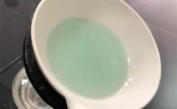 8種花是&OpenCurlyDoubleQuote;醋罈子&rdquo;，半月一杯醋，不黃葉，花開爆