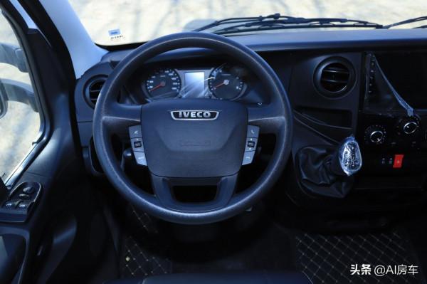 奇瑞3.0T+5座4床平頂房車亮相！設計用心，內飾豪華，用著很舒服