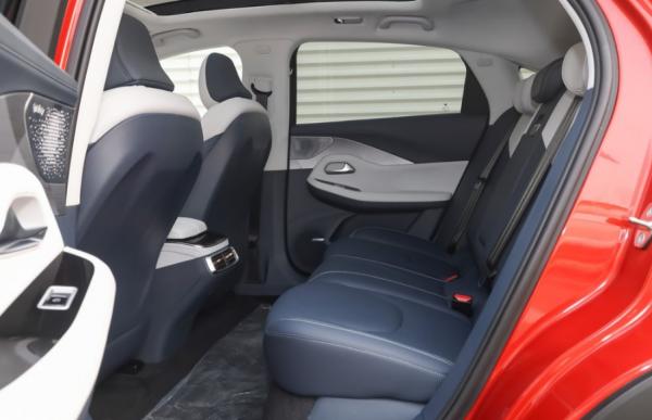 25.19萬起！極狐 阿爾法S外觀科技，內飾超燃，中大型掀背，倍有面