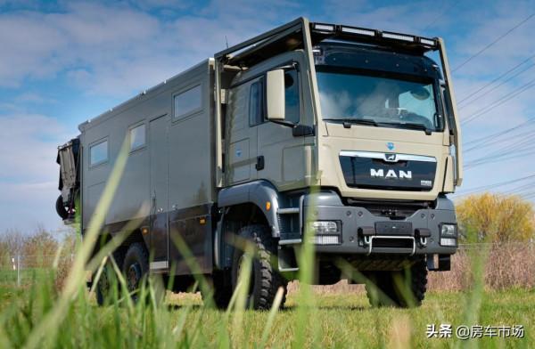 曼卡MAN 6X6重灌越野房車，千萬級玩家帶摩托隨意撒歡