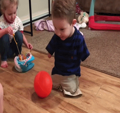 B超嬰兒無四肢,18歲媽媽拒絕墮胎,冒險生子,把孩子養成男子漢 B超嬰兒無四肢,18歲媽媽拒絕墮胎,冒險生子,把孩子養成男子漢