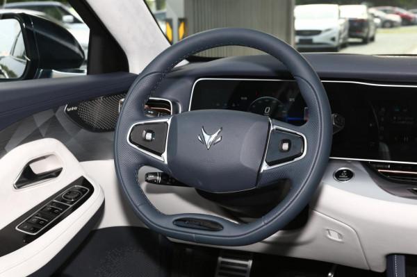 極狐阿爾法S：顏值不錯，來看看配置和實力如何