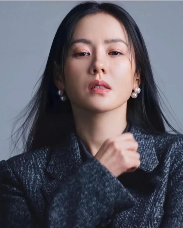 孫藝珍:她的美麗無法用語言來表達 孫藝珍:她的美麗無法用語言來表達