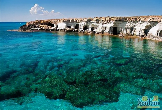 世界風光欣賞——塞普勒斯格雷科岬角處的海岸線