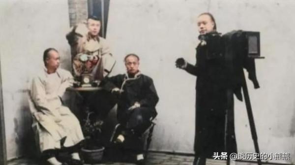 百年前生活何模樣？末代皇后婉容令人唏噓，川島芳子與丈夫合影