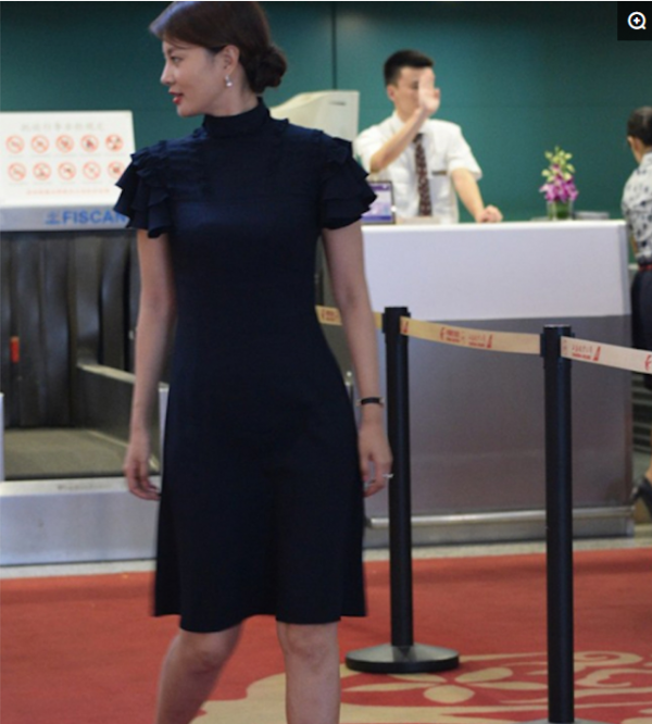 央視三姐劉芳菲照片美嗎?網友:美得不像話 央視三姐劉芳菲照片美嗎?網友:美得不像話