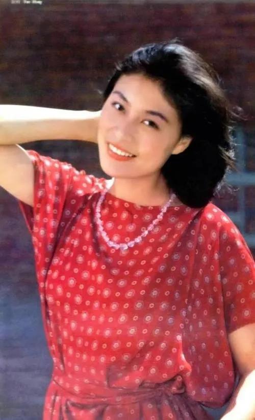 伍宇娟：和周迅共同愛上賈宏聲，事業巔峰欠下鉅債，結局如何？