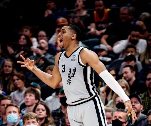 國王復仇馬刺！近三戰20+7，馬刺29號秀打出來了，國王該交易後場