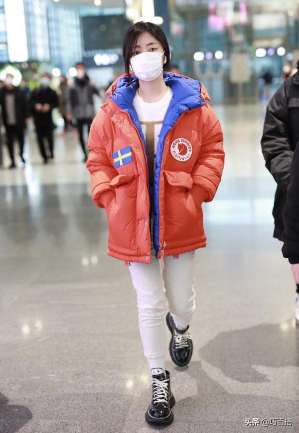 譚松韻又給我們上了一課!私服穿搭減齡又不讓人反感,太有格調了 譚松韻又給我們上了一課!私服穿搭減齡又不讓人反感,太有格調了