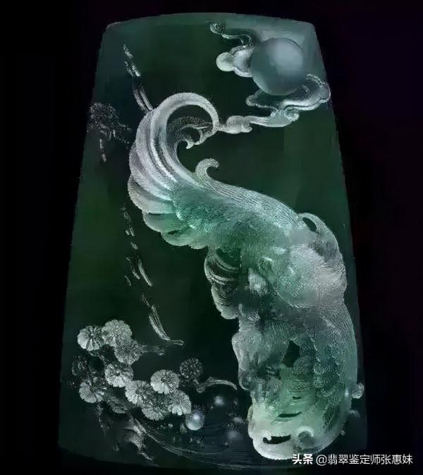 這位“翡翠大王”受到孫中山的稱讚，英國女王為他頒發皇家勳章