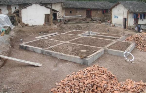 農民能不能在自家耕地裡建房?如果不能,以前蓋的房子會被拆除嗎 農民能不能在自家耕地裡建房?如果不能,以前蓋的房子會被拆除嗎