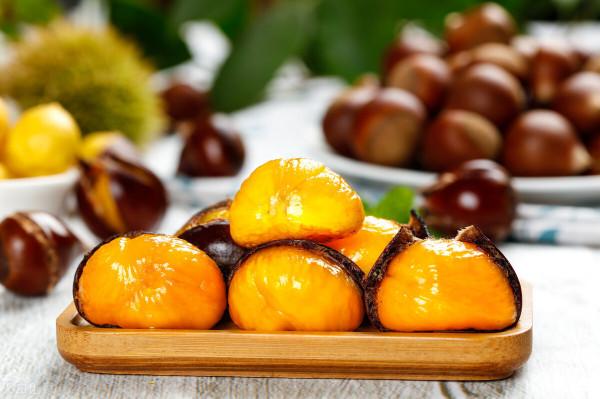 過年買乾果,無論有錢沒錢,6樣乾果要買些,寓意新年幸福美滿 過年買乾果,無論有錢沒錢,6樣乾果要買些,寓意新年幸福美滿