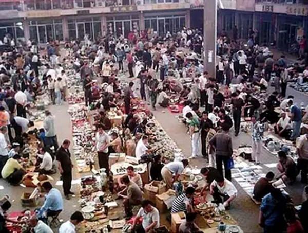 08年北京拍賣會，乾隆裹屍布以6500萬拍賣，2年後價值翻倍至1.3億