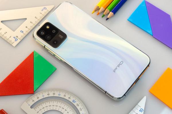 IPRO學生手機P100圖賞:讓小朋友養成自律習慣的手機 IPRO學生手機P100圖賞:讓小朋友養成自律習慣的手機