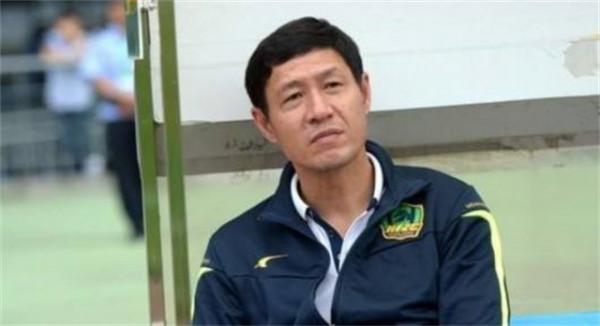 前國腳黎兵與歌星甘萍近況：他足球事業不順利，她52歲仍顯年輕