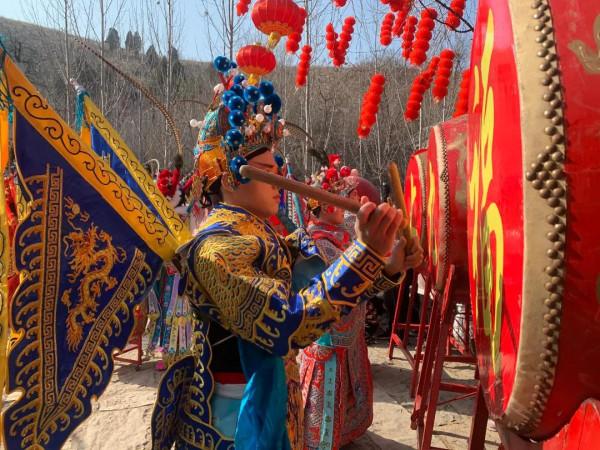 慶國慶，這個古村太熱鬧，養眼又怡情，還有滿滿的中國紅