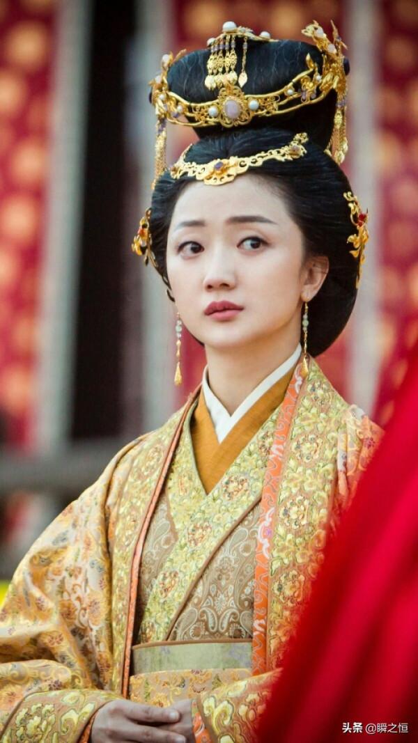 斕曦38歲給鞠婧禕當婆婆，倪虹潔43歲給劉濤當媽，不入丫頭教真颯