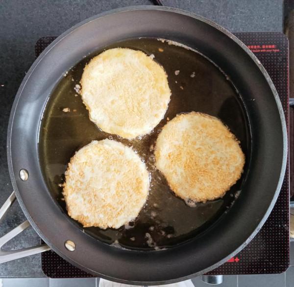 外酥內嫩的土豆煎餅，可與荷蘭薯粿相媲美