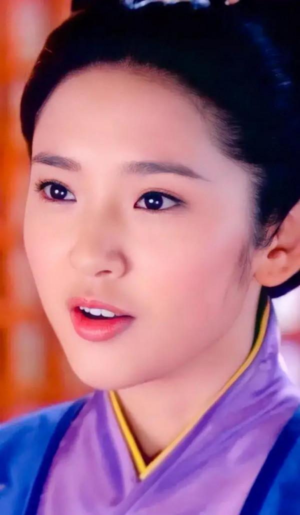 演員唐藝昕美圖欣賞 演員唐藝昕美圖欣賞