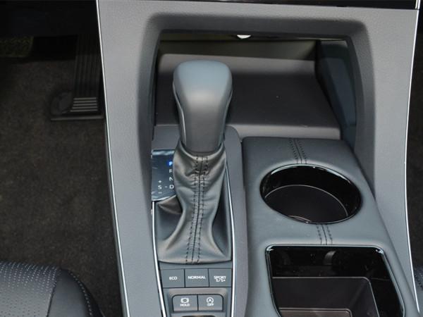 預算20萬左右，選蒙迪歐還是亞洲龍呢？看完這篇文章再決定吧