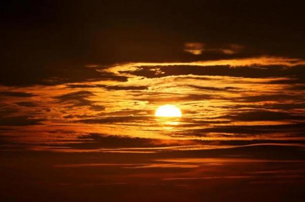 分享圖片：落日美景，令人震撼