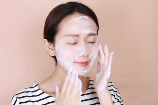 都2021年了,別被這些“護膚謠言”忽悠了,不然真的會爛臉 都2021年了,別被這些“護膚謠言”忽悠了,不然真的會爛臉