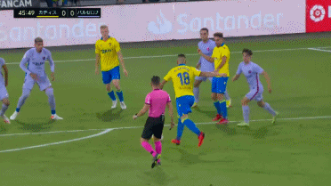 西甲-弗蘭基-德容染紅德佩失絕殺 十人巴薩0-0加的斯遭兩連平