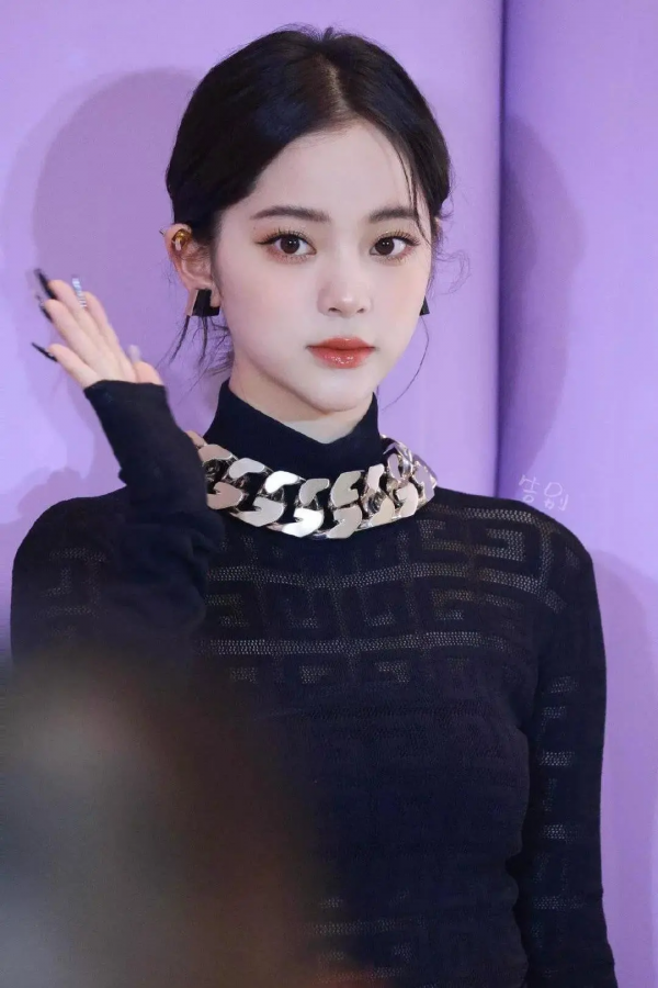 Nabi的富家千金風,終於找到了其中的穿搭精髓 Nabi的富家千金風,終於找到了其中的穿搭精髓